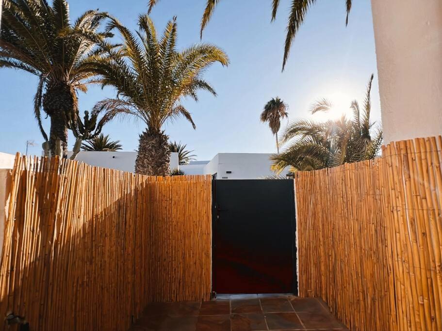 Rockbeach Bungalow Costa Teguise Εξωτερικό φωτογραφία